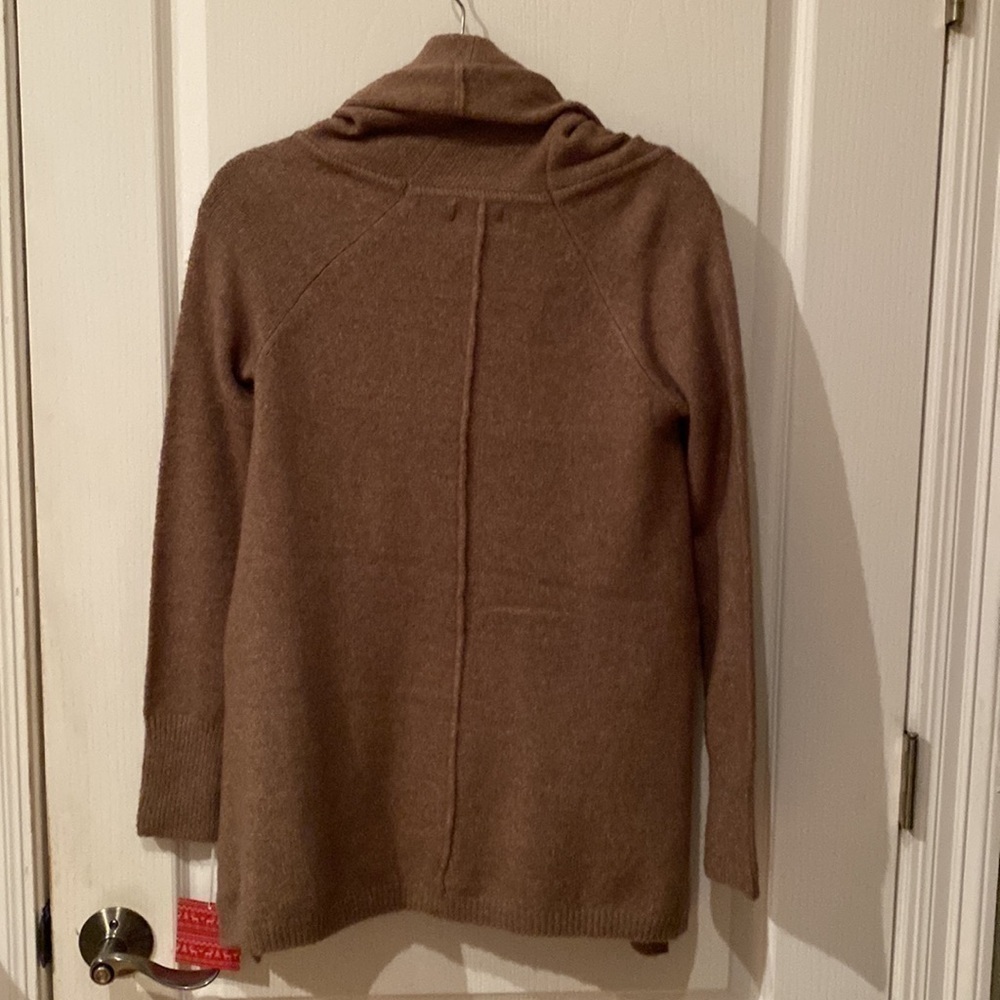 Women’s sz S cowl neck  NWT sweater - Picture 4 of 4